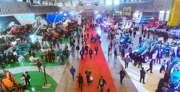 江苏国际农业机械展览会昨日在南京国际博览中心举行